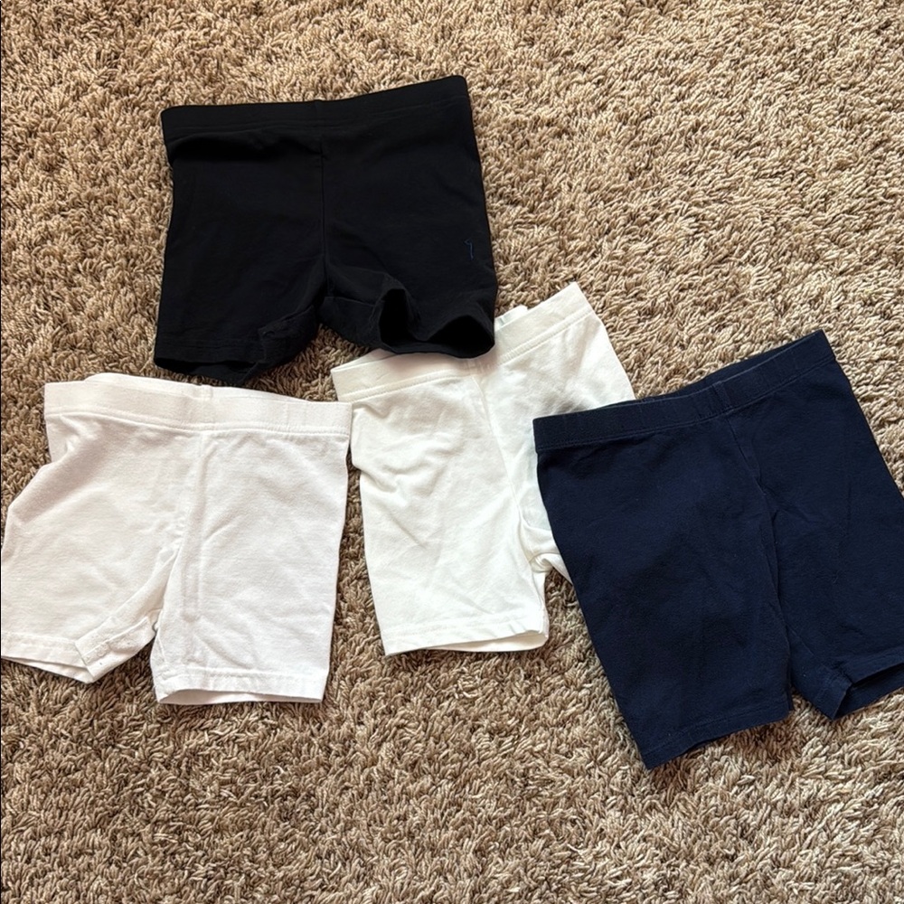 Set of Black and White Shorts (like new)
